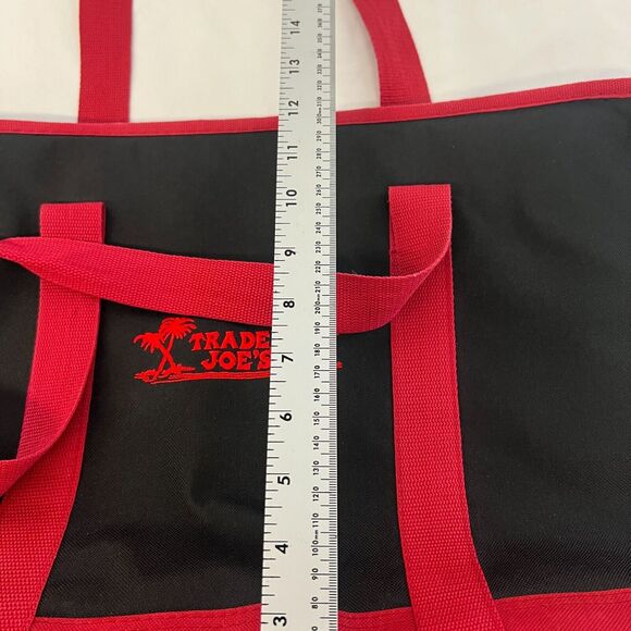 Trader Joes Insulated Cooler Bag Red & Black Large Reusable Eco-Friendly - Picture 9 of 10